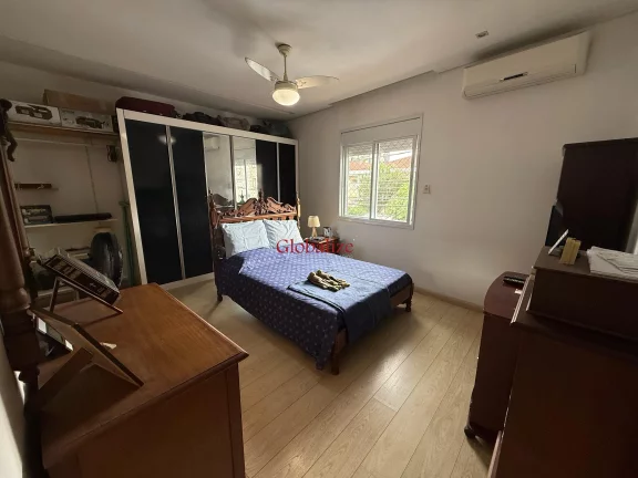 Imagem Oportunidade Sobrado à Venda com 3 dormitórios e 2 vagas no bairro da Encruzilhada em Santos por R$ 850 mil