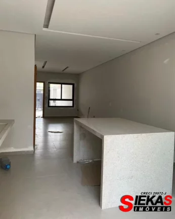Imagem Imperdível! Casa à venda na Vila Carrão, São Paulo-SP, com 4 quartos, 4 suítes, 1 sala, 2 vagas de garagem e 150,00 m².
