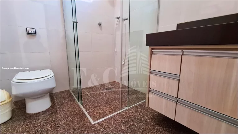 Imagem Casa para Venda em Limeira, Centro, 4 dormitórios, 2 suítes, 2 banheiros, 4 vagas