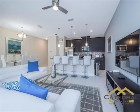 Imagem Casa com piscina totalmente mobiliada por US$550.000,00 (Dólar Americano) em Kissimmee - Flórida/EUA