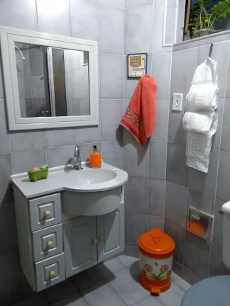Imagem Oportunidade! Apartamento de 47m², sendo 02 dormitórios, sala, banheiro social com gabinete, cozin...
