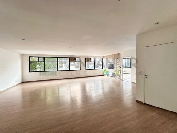 Imagem Aluguel de Sala Comercial de Alto Padrão na Vila Olímpia, São Paulo-SP: 4 Salas, 5 Banheiros, 2 Vagas de Garagem - 150m².
