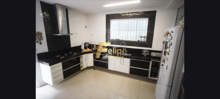Imagem BELÍSSIMA CASA COM 3 PAVIMENTOS, COM EXCELENTE ÁREA DE LAZER COM CHURRASQUEIRA E PISCINA, LOCALIZADA NO BAIRRO SÃO JUDAS TADEU, EM GUARAPARI/ES!