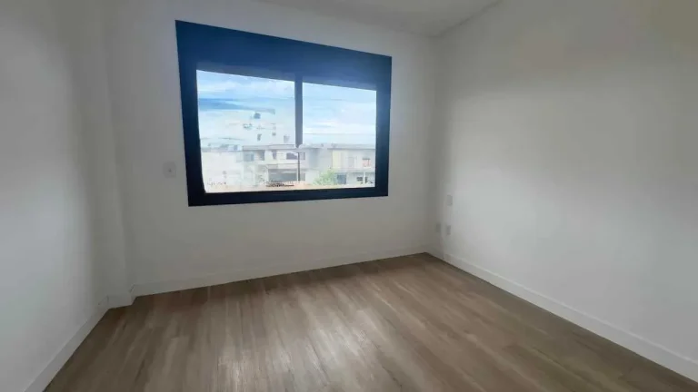 Imagem Casa com 3 dormitórios sendo 1 suíte e 2 vagas garagem - Campeche | Florianópolis/SC