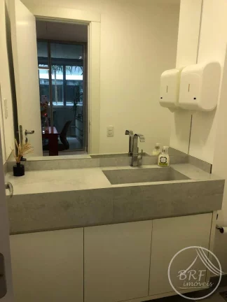 Imagem Sala Comercial Alto Padrão no Square SC –Completa e Mobiliada