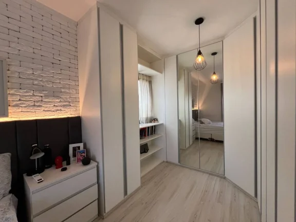 Imagem Casa com 5 quartos à venda, 180 m²