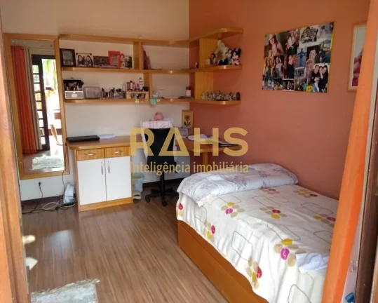 Imagem Linda e ampla residência em uma região tranquila do bairro América. Sobrado de dois andares, no p...