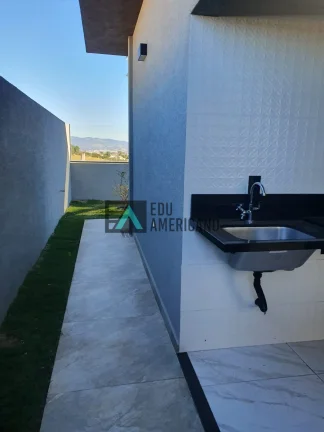 Imagem Imóvel com excelente acabamento totalmente térreo