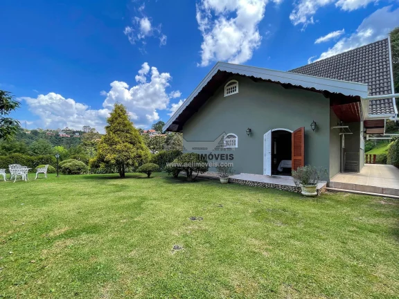 Imagem Casa à venda em Campos do Jordão, estilo clássico e conforto incomparável!