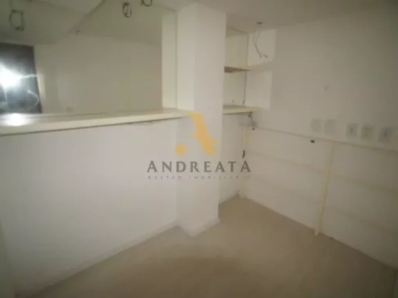 Imagem Centro Empresarial Sunplaza - Ótima loja frontal com 74m² com jirau, composta de piso frio.
