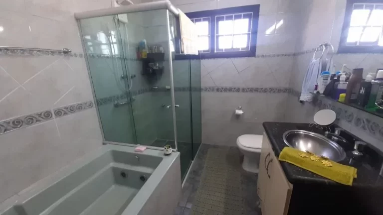 Imagem Sobrado com 4 dormitórios à venda, 327 m² por R$ 780.000,00 - Vila Amorim - Suzano/SP