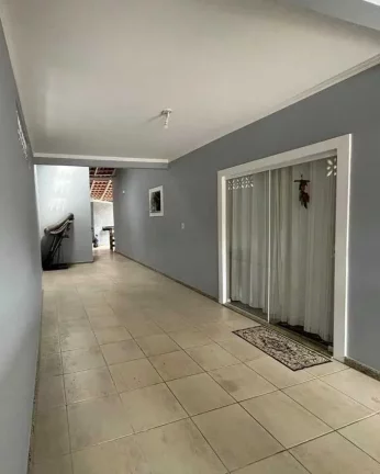 Imagem Casa com 3 dormitórios sendo 1 suíte com hidro e 2 vagas - Glória | Joinville/SC