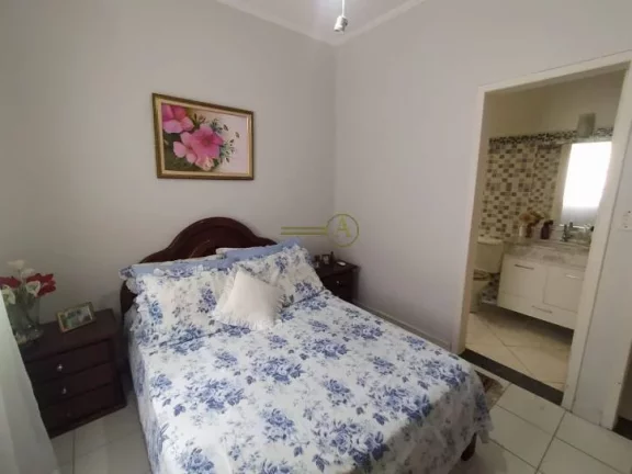 Imagem Casa térrea à venda em Peruíbe/SP Localizado à 880m da praia 3 dormitórios
