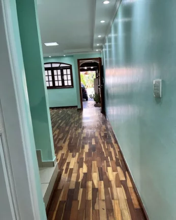 Imagem Vendo Sobrado em Condomínio Fechado 5 dormitórios