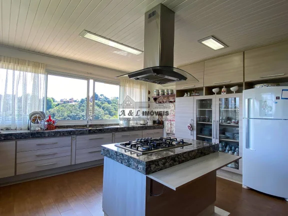 Imagem Casa à venda em Campos do Jordão – Casa com 06 suítes no Alto do Capivari