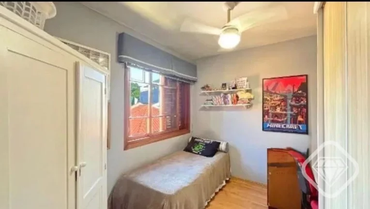 Imagem Casa em condomínio no bairro Ipanema, zona sul de Porto Alegre.

Charmosa casa semi mobiliada, com ...
