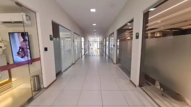 Imagem Barra da Tijuca - O2 Corporate ... Offices - Vendo Maravilhosa loja tríplex com 78m² pronta para uso R$700.000,00