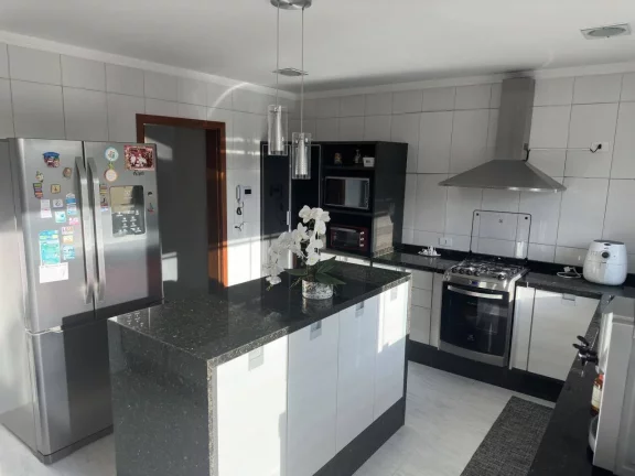Imagem Sobrado Alto Padrão em Localização Privilegiada 350 m² 4 Dormitorios