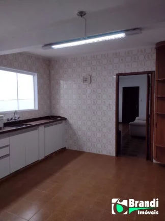 Imagem Ótimo imóvel com uma térrea de 02 dormitórios, sala, cozinha, 02 banheiros e quintal, + um sobrado.,