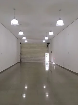 Imagem Excelente barracão comercial, na principal rua comercial do centro, muito bem localizado, próximo ...