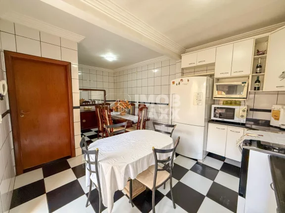 Imagem Casa à Venda em Samambaia Sul, 4 Quartos, 264m² por R$580 Mil