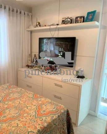Imagem Apartamento amplo e bem dividido, com living para 2 ambientes, 03 quartos sendo 1 suíte, banheiro s...