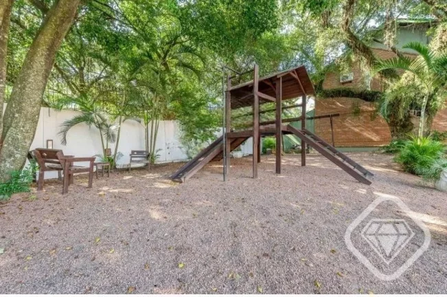 Imagem Espaço, sol e lazer para sua família viver bem!

Linda casa em condomínio, localizada no Green Hi...