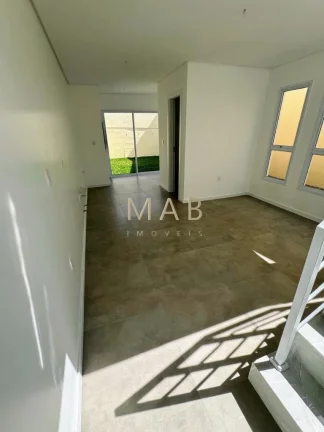 Imagem Imperdível casa de 3 quartos, 1 suíte, 2 salas, 2 banheiros, 2 vagas na cidade de Florianópolis-SC, bairro Ingleses do Rio Vermelho - 143m².