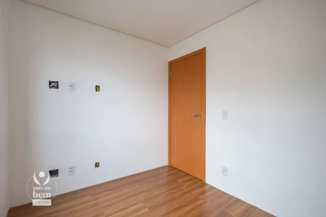 Imagem Sobrado com terraço, 3 quartos sendo 1 suíte, 2 vagas de garagem à venda por R$ 1.014.425,73 - Santa Cândida - Curitiba/PR