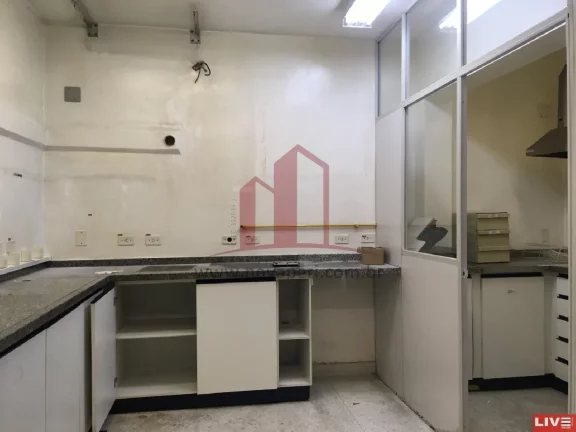 Imagem Galpão Comercial de 400m² para Venda ou Locação na Vila Bancária Munhoz, São Paulo-SP