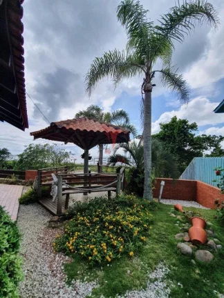 Imagem Casa na Praia com 5 Vagas de Garagem, frente mar , em Balneário Piçarras, Santa Catarina