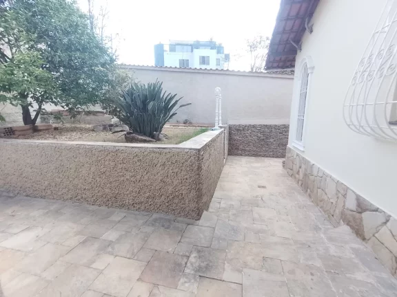 Imagem Casa para alugar em Santa Amélia BH, 3 quartos, 450m²