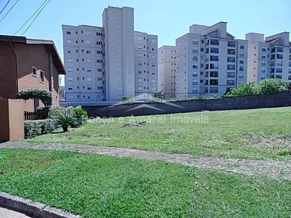 Imagem Excelente terreno de 1600m2 (plano com pouco de declive para o lado esquerdo)- 

- Condomínio com s...