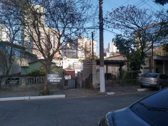 Imagem Terreno com 172 metros quadrados, com uma casa. Dimensão do terreno de 8x22 metros. Ótima localiza...