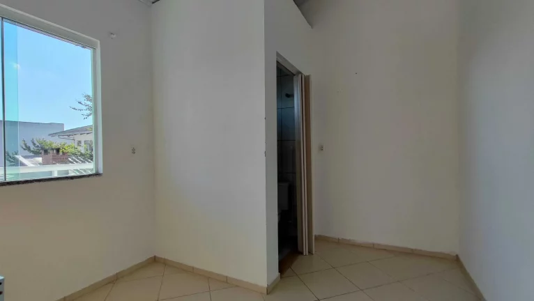 Imagem Casa com 3 dormitórios sendo 1 suíte e 2 vagas de garagem no bairro são Judas Itajai/SC