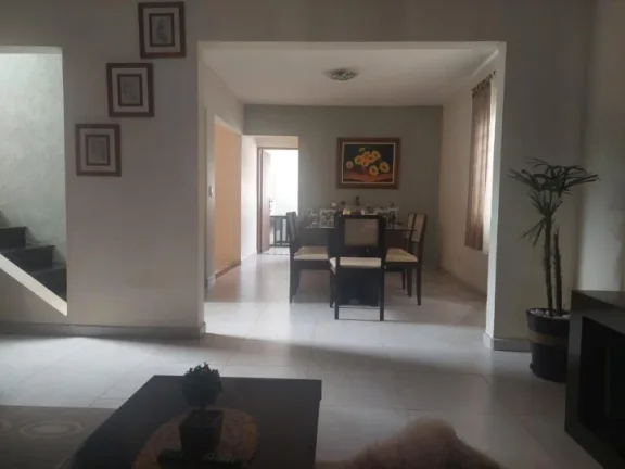 Imagem Casa Sobrado, 3 dormitórios ( 1 suíte), 6 vagas, Piscina - Bosque dos Eucaliptos - Sjc.