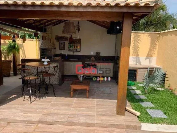 Imagem Casa com 3 dormitórios à venda, 300 m² por R$ 1.700.000 - Ogiva - Cabo Frio/RJ