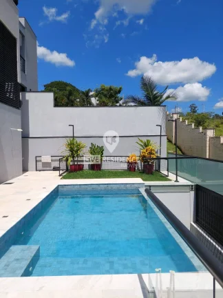Imagem Linda casa em Condomínio bem localizado !
