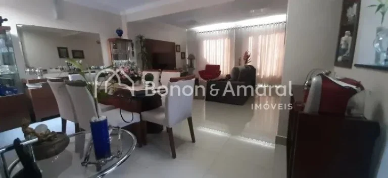 Imagem Excelente casa à venda, com 230m² de área construída no Parque Taquaral, em Campinas. Contendo 3...