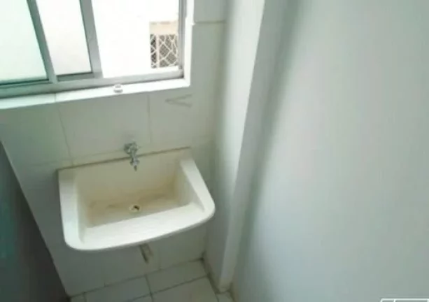 Imagem Apartamento com ´ótimo acabamento, o qual possui 2 dormitórios com ventilador de teto, sala, cozi...