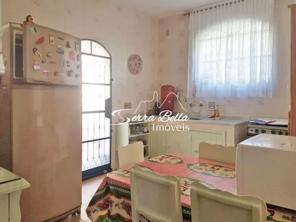 Imagem Casa com 3 dormitórios à venda, 210 m² por R$ 890.000,00 - Vargem Grande - Teresópolis/RJ