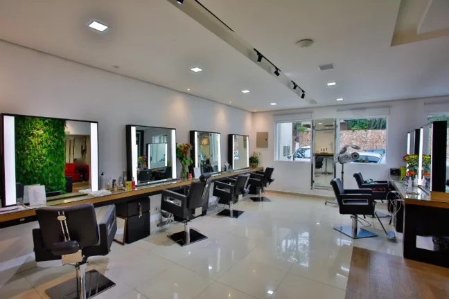 Imagem Imóvel Comercial de Alto Padrão no Jardim do Mar, São Bernardo do Campo - 288m², 19 Salas, 4 Banheiros e 3 Vagas de Garagem