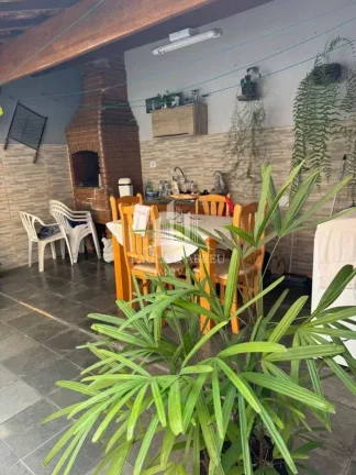 Imagem Sobrado no Campo Verde com 3 Dormitórios e amplo quintal
