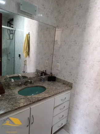 Imagem Vendo Amplo Apartamento no Centro de Nova Friburgo