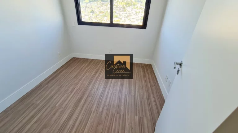 Imagem Apartamento no 9º andar com 101,96m² privativos! 3 quartos sendo 1 suíte com persianas integradas...