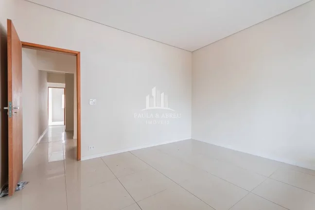 Imagem Casa com Terreno de 70m² e 101m²de área útil São 3 Dormitórios, 2 Banheiros, Sacada, 2 Vagas, Quintal no Bairro Casa Branca, Santo André
