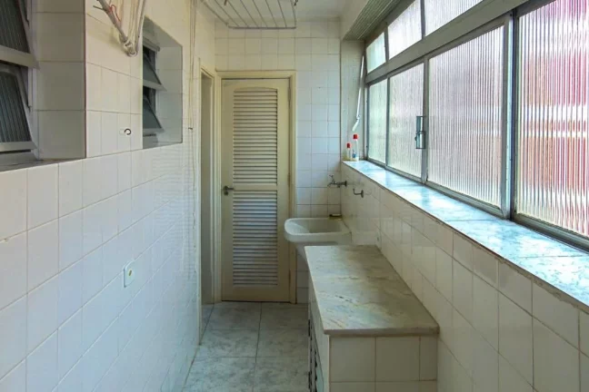 Imagem PITANGUEIRAS- NO CALÇADÃO , LOCALIZAÇÃO PRIVILEGIADA , GARAGEM NO PRÉDIO.