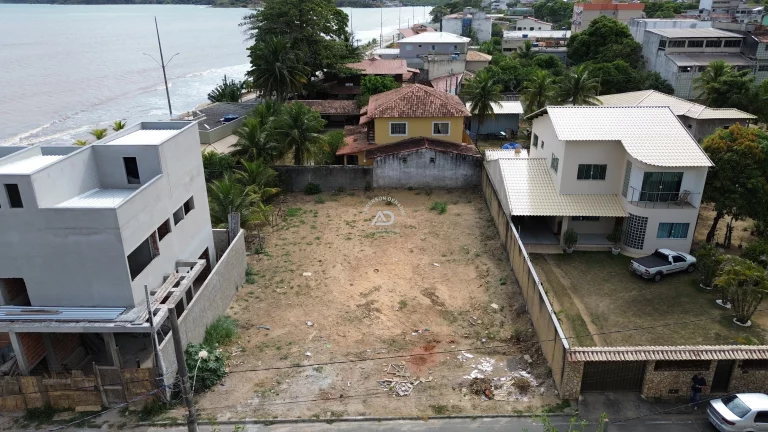 Imagem Tour Virtual 360: Vista Deslumbrante do Mar: Lote Exclusivo em um Bairro Comercial - Descubra Agora!
