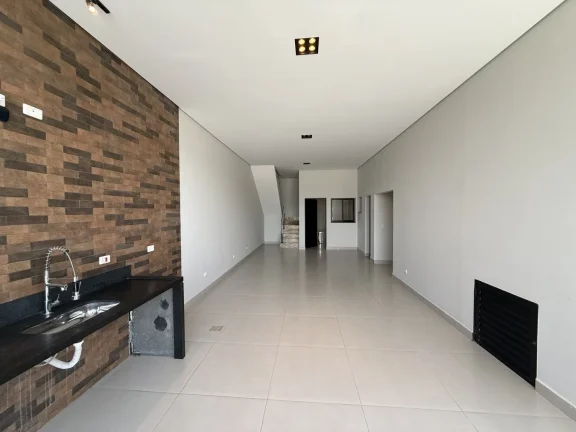 Imagem Casa Alto Padrão com Piscina e Salão, Nova Jaguari SP