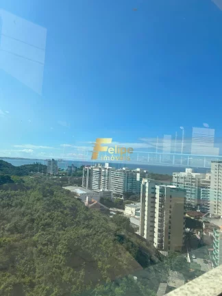 Imagem Este AMPLO E CONFORTÁVEL apartamento de 130,00 m2 de área está localizado no coração da cidade.